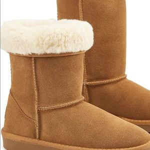 Woman’s snow boots